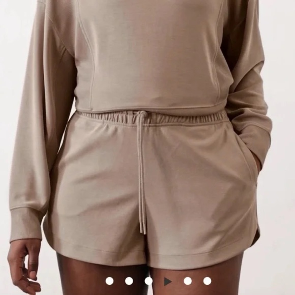 Athleta Seasoft Mid Rise 4" Short Color: Pyrite Size: S